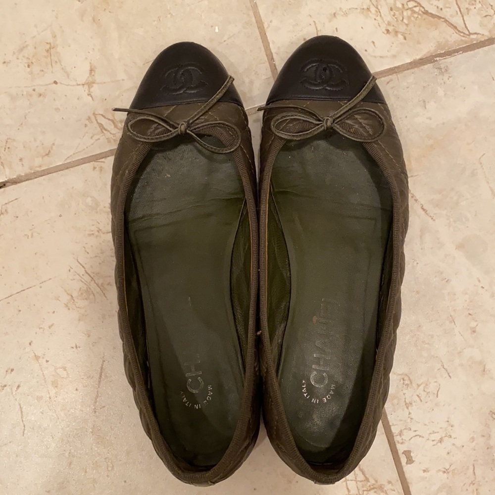 Chanel Ballet Flats Black and Khaki Green 38